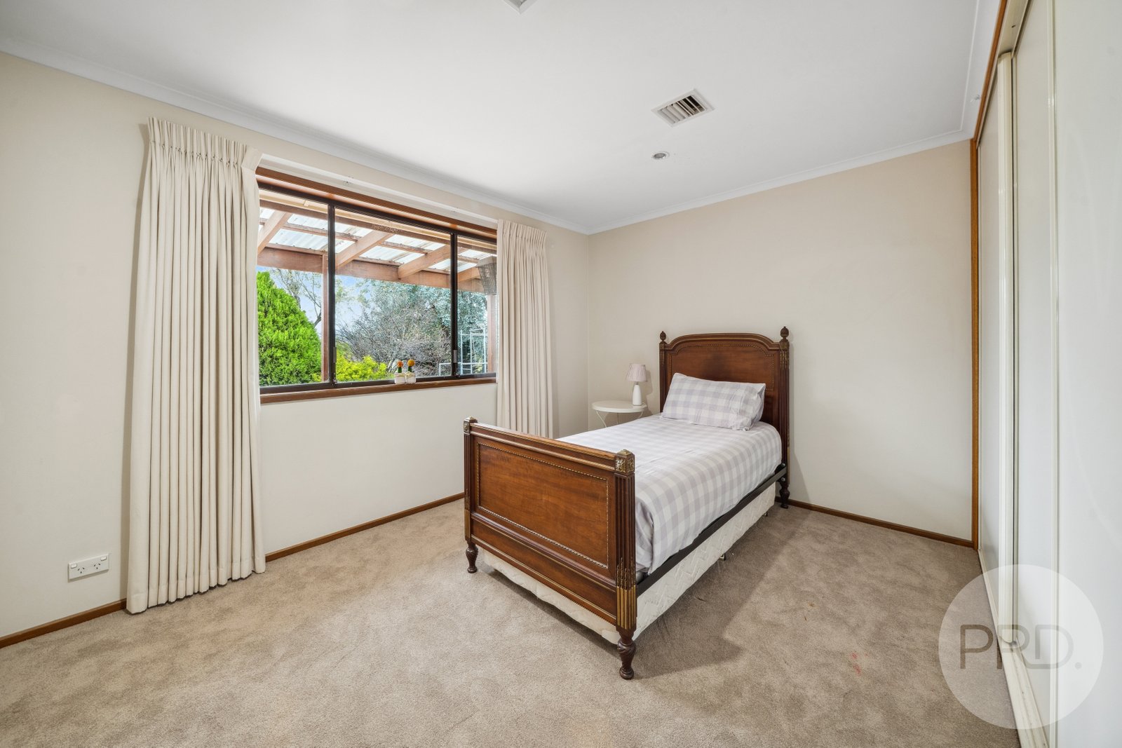 15 Maple Road LAKE ALBERT 17