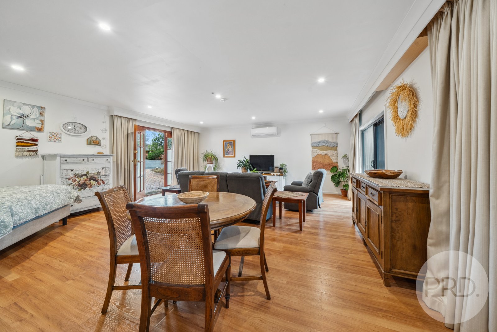 15 Maple Road LAKE ALBERT 21
