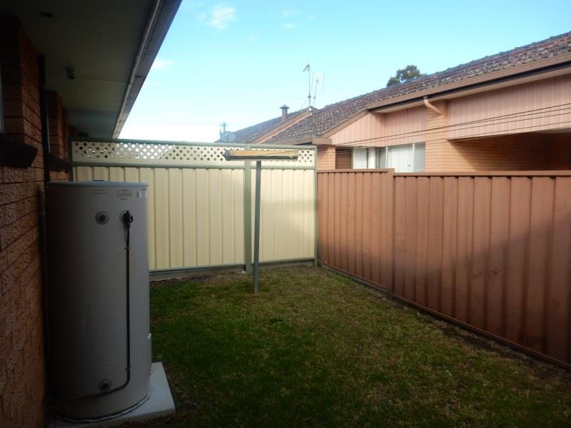 1/5 May Lane TAMWORTH 8