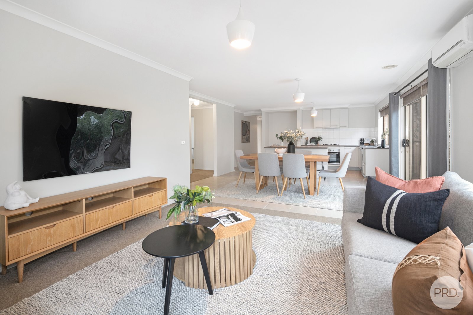 15 Menhennet Drive DELACOMBE 9