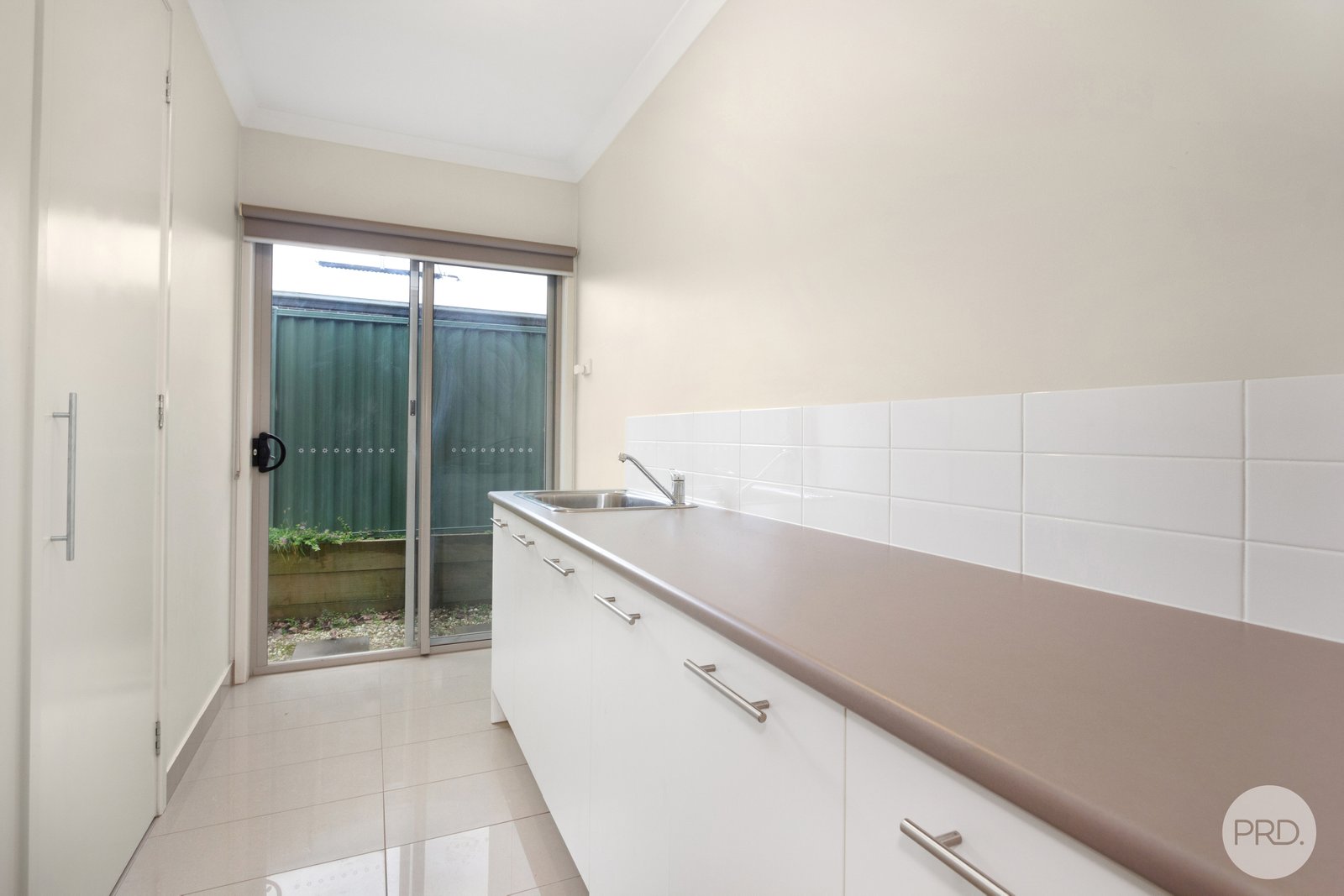 15 Middlin Street BROWN HILL 11
