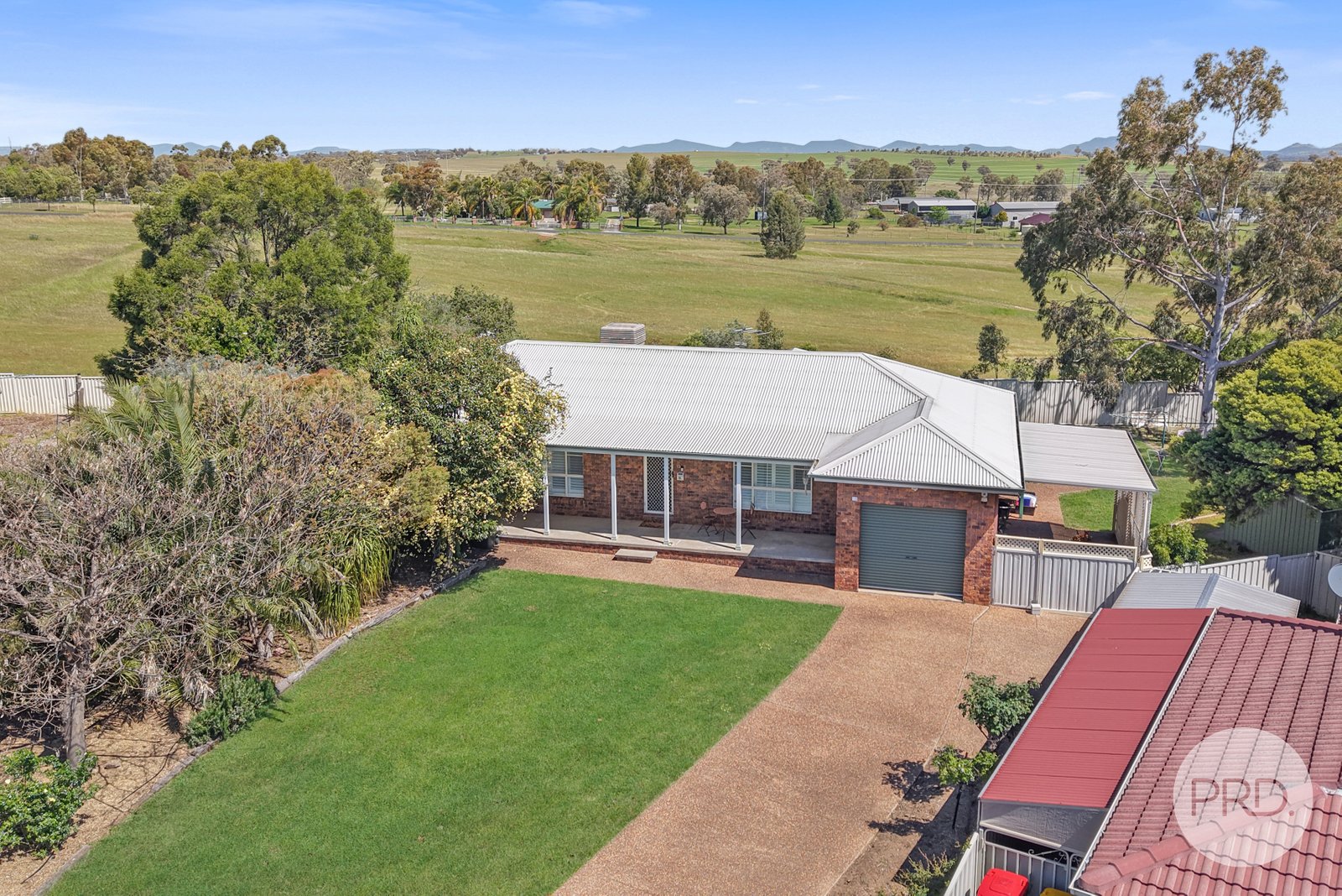15 Milpara Court TAMWORTH 3