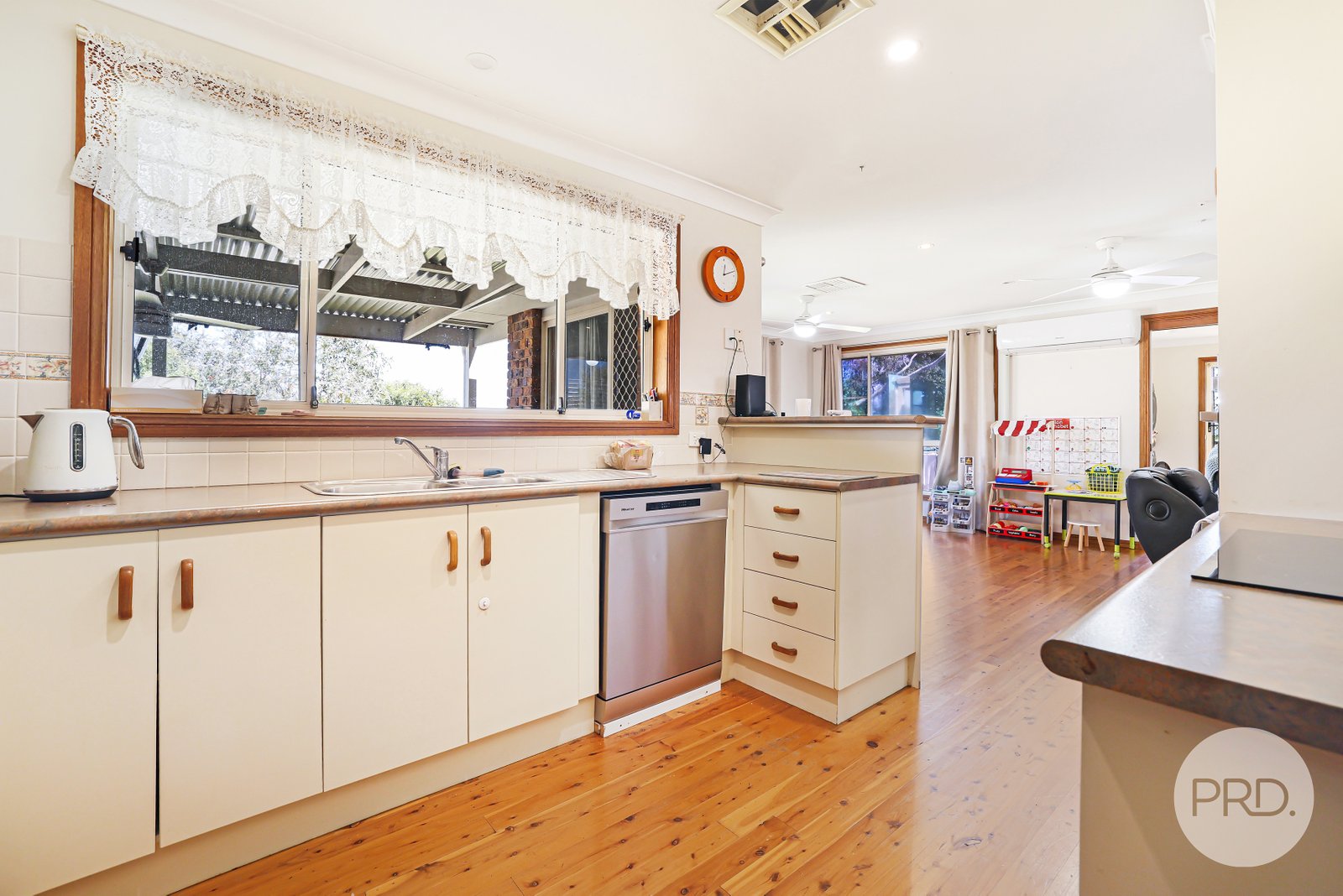 15 Milpara Court TAMWORTH 7