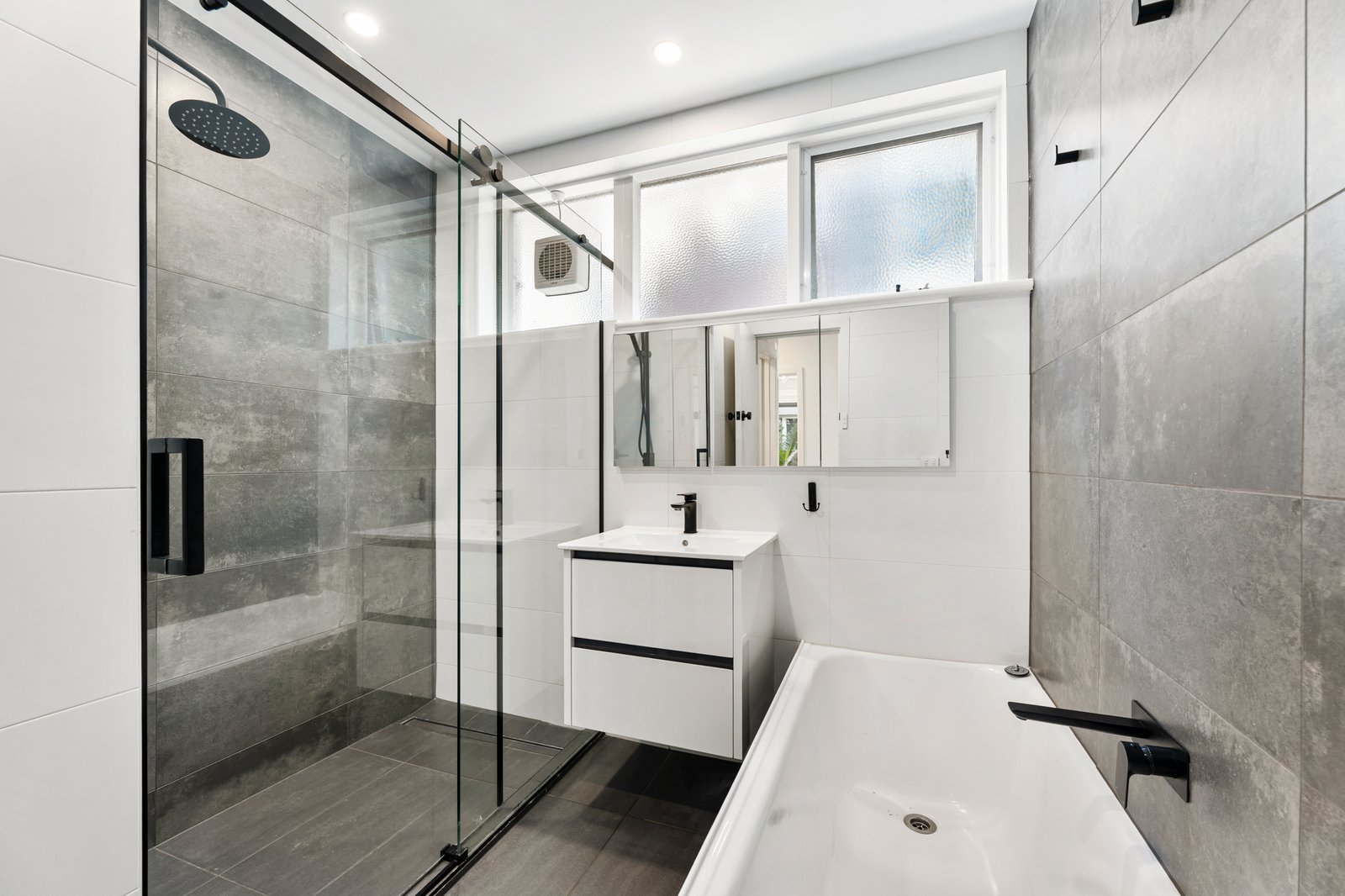 Gallery: 1/5 Milton Street