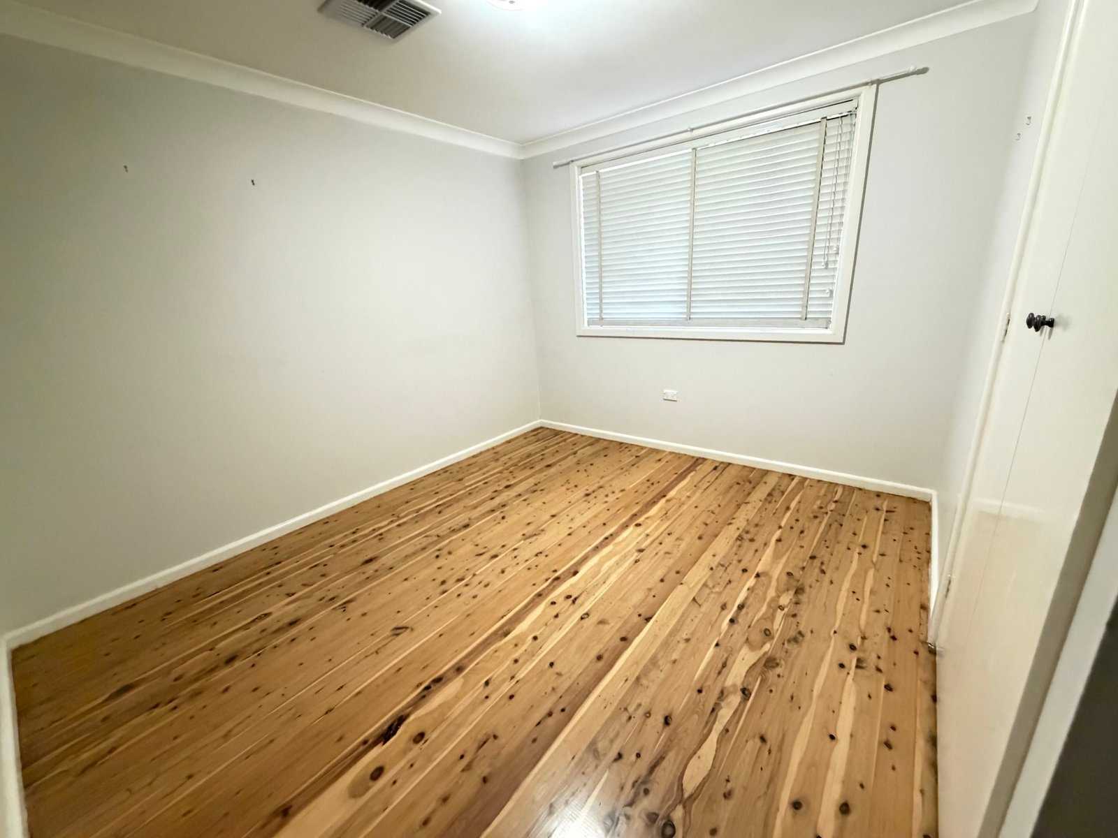 1/5 Mirool Street TAMWORTH 5