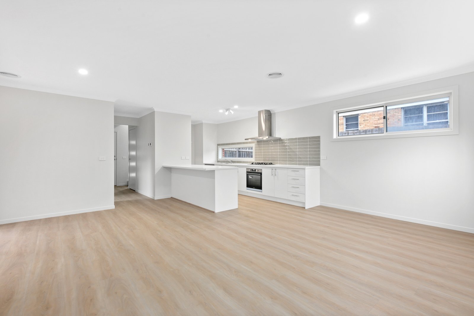 Gallery: 1/5 Mitchell Avenue