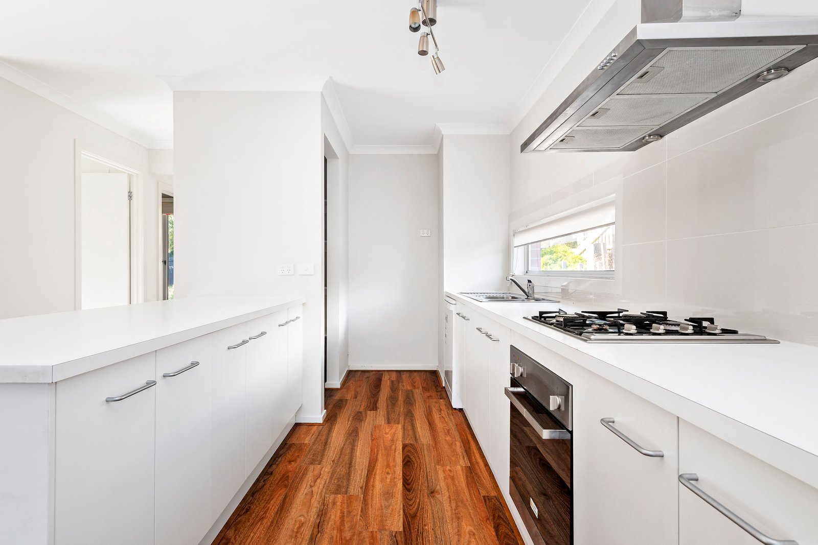 Gallery: 1/5 Mitchell Avenue