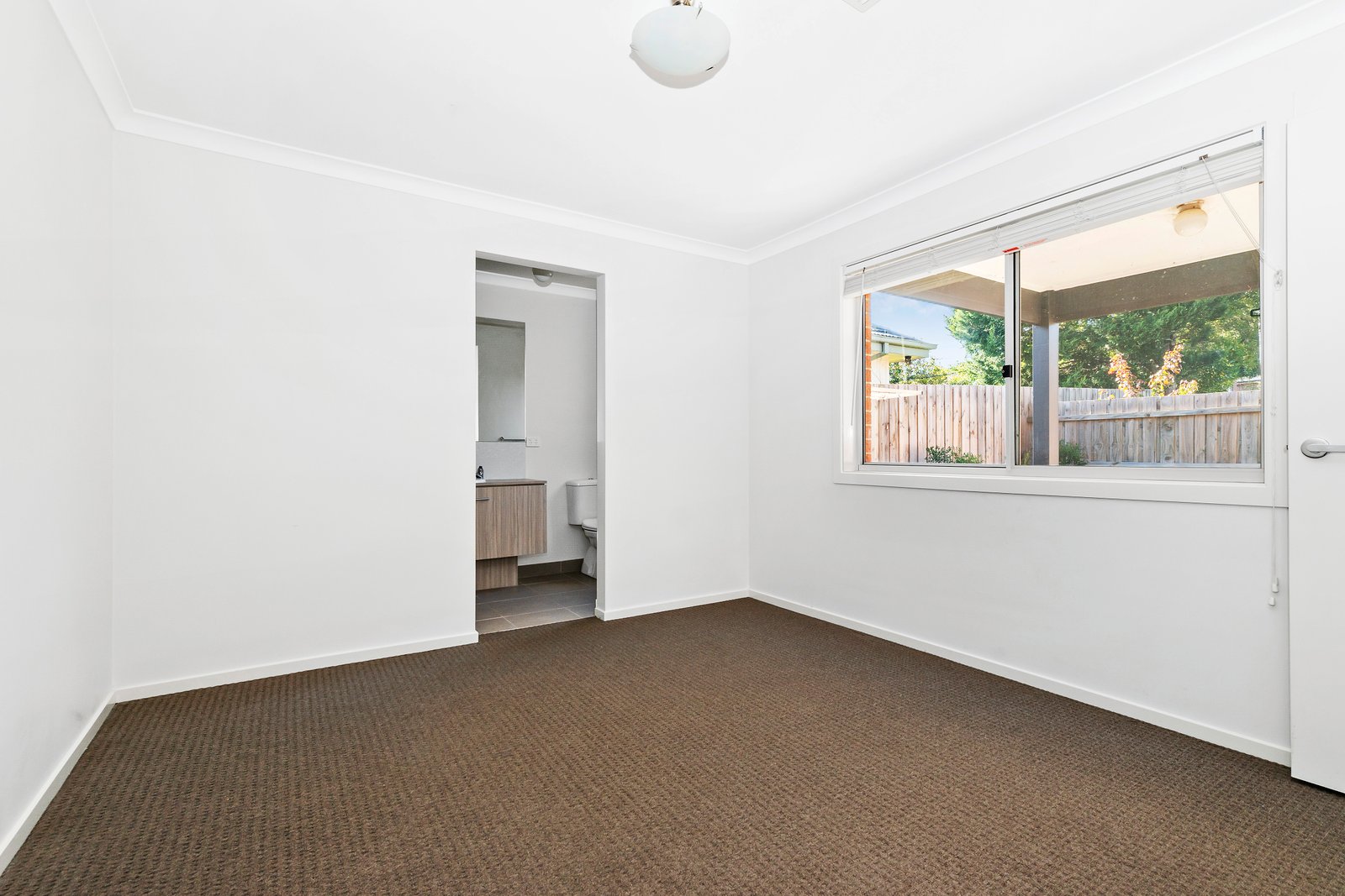 Gallery: 1/5 Mitchell Avenue