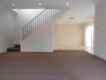 Gallery: 1/5 Moon Street
