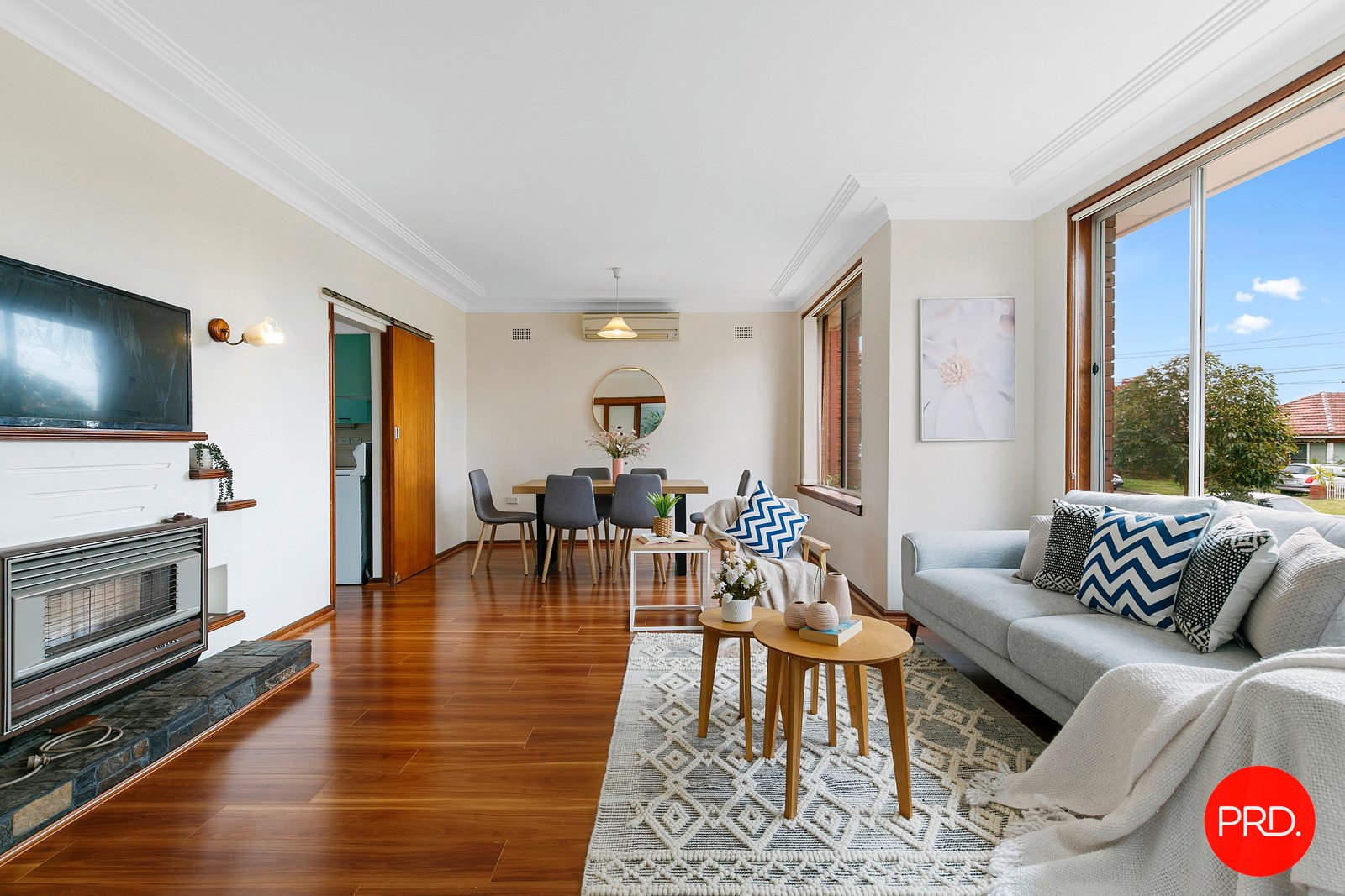 15 Moorefield Avenue KOGARAH 2