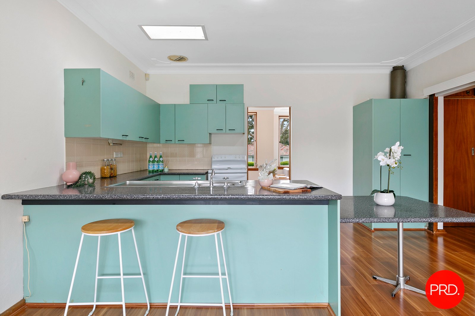 15 Moorefield Avenue KOGARAH 3