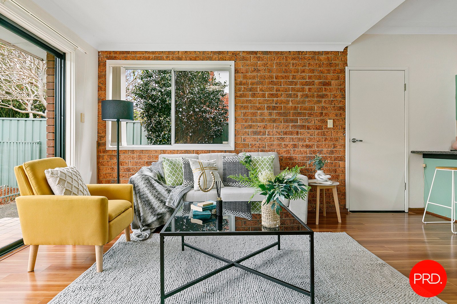 15 Moorefield Avenue KOGARAH 5