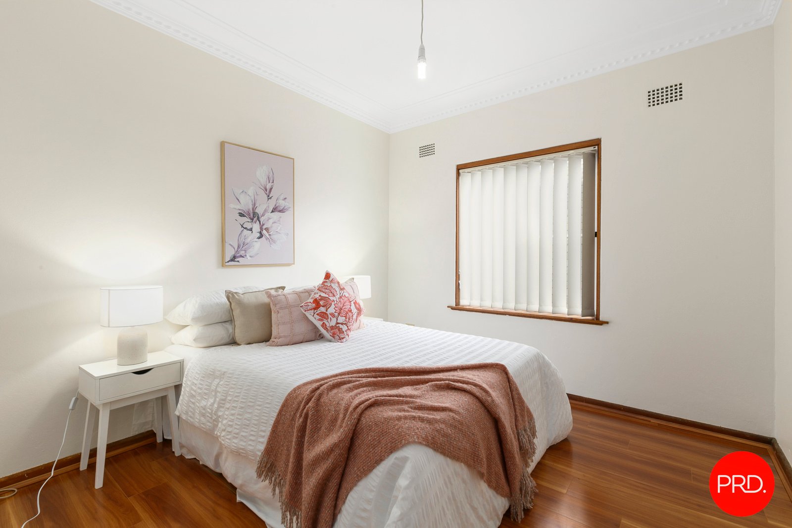 15 Moorefield Avenue KOGARAH 12