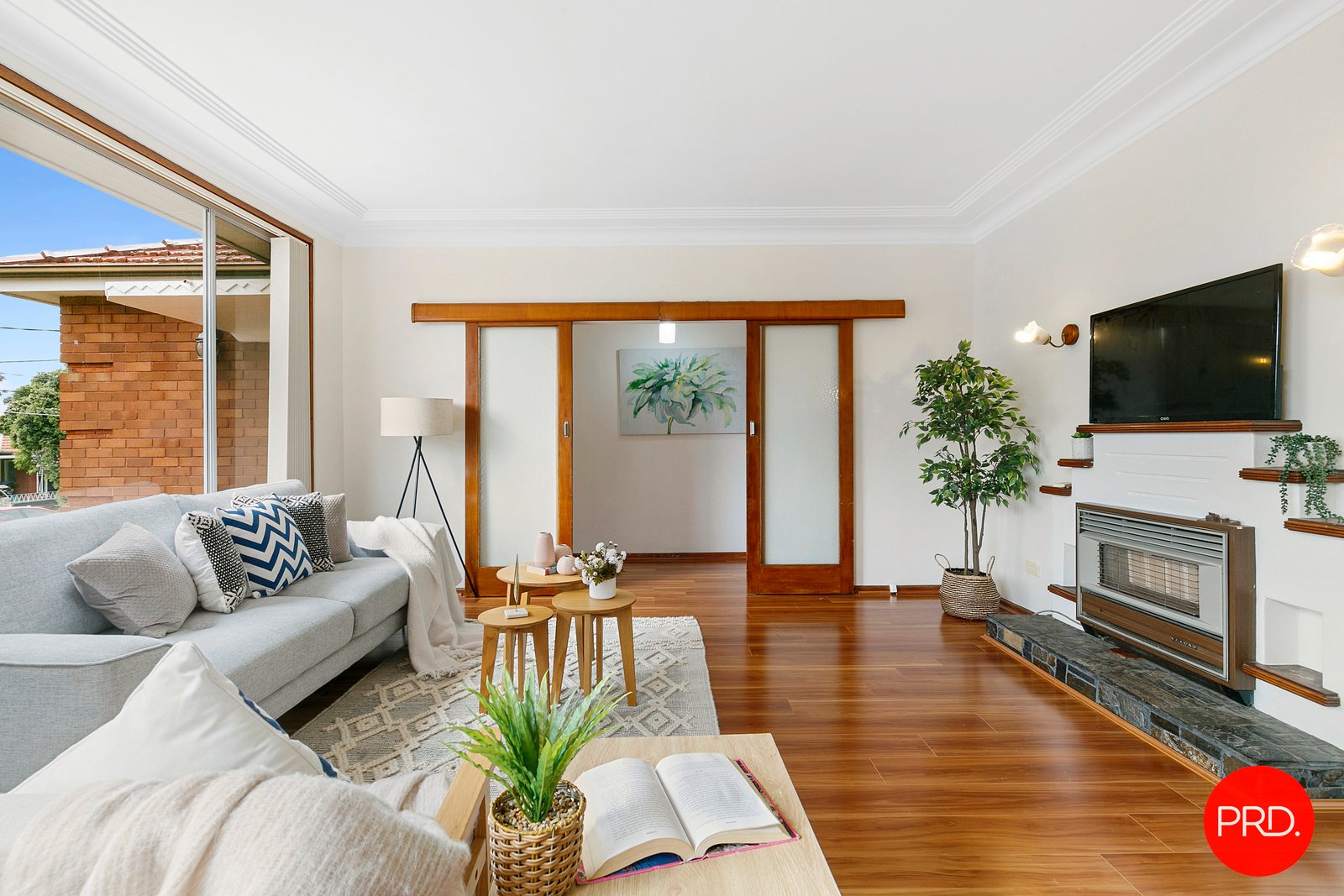 15 Moorefield Avenue KOGARAH 13