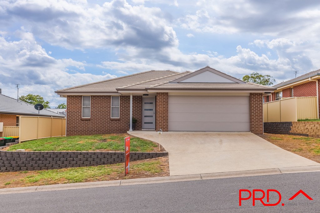 15 Mountain Gum Road TAMWORTH 1