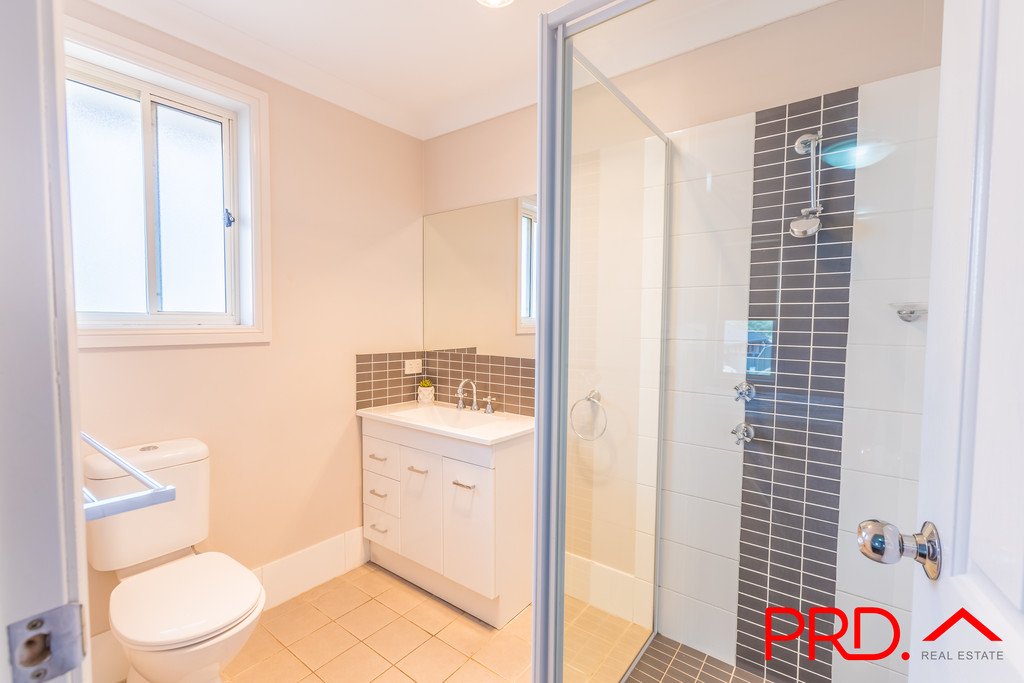15 Mountain Gum Road TAMWORTH 5
