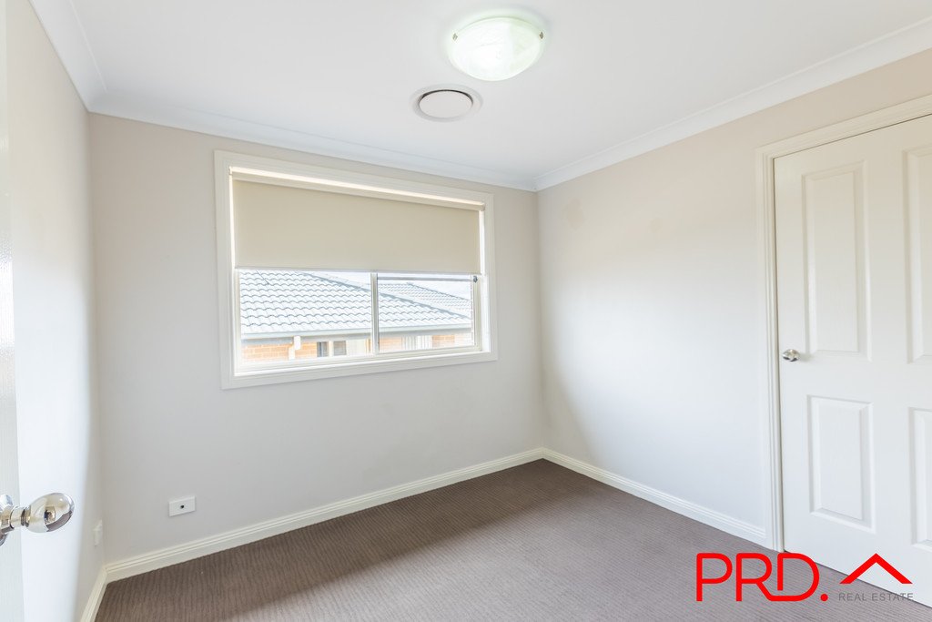 15 Mountain Gum Road TAMWORTH 8