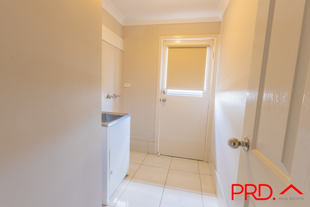 15 Mountain Gum Road TAMWORTH 9