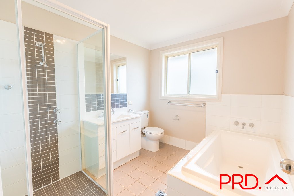 15 Mountain Gum Road TAMWORTH 10