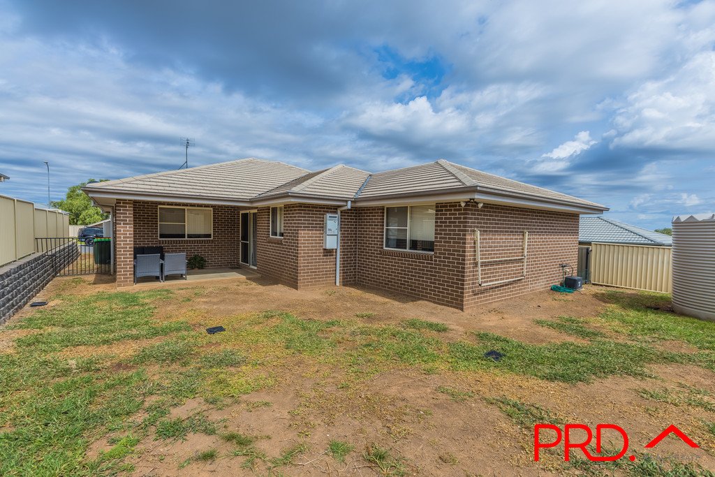 15 Mountain Gum Road TAMWORTH 15