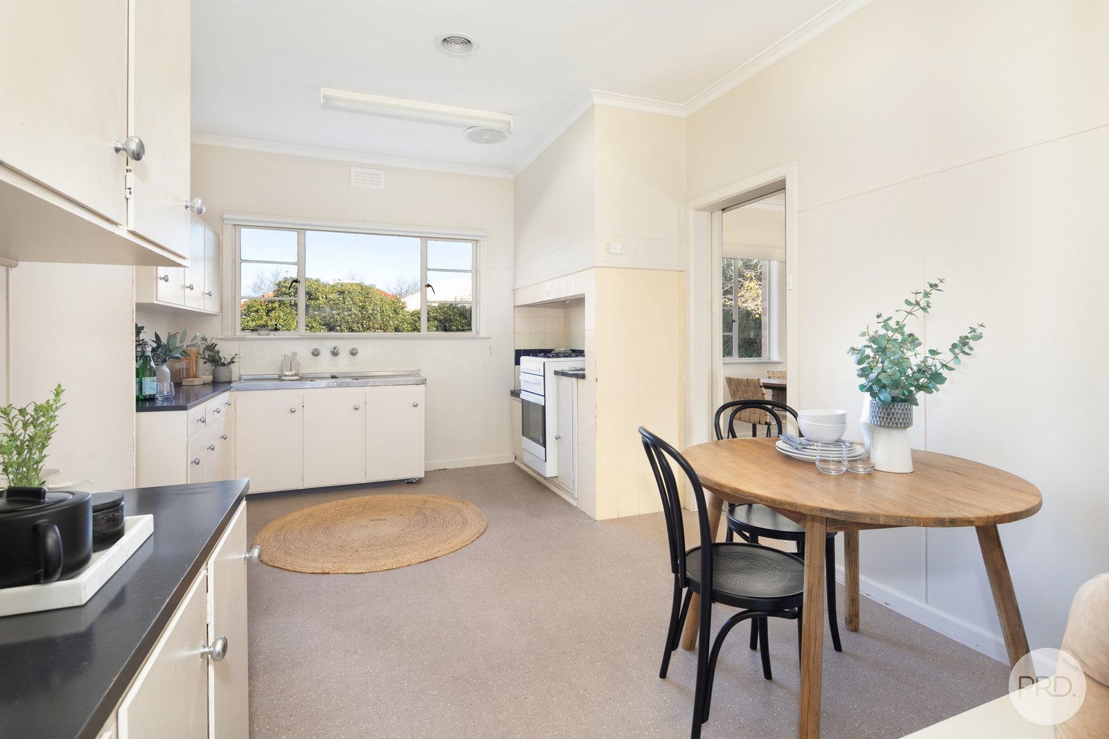 15 Muir Crescent NEWINGTON 8