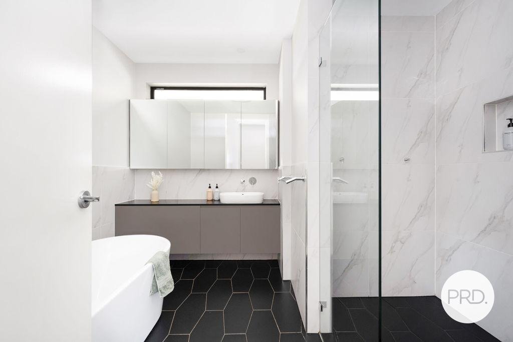 15 Murray Street COLLECTOR 16