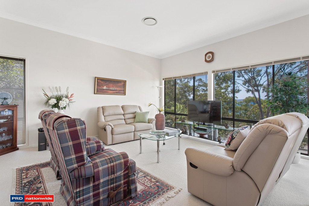 15 Myan Close CORLETTE 16