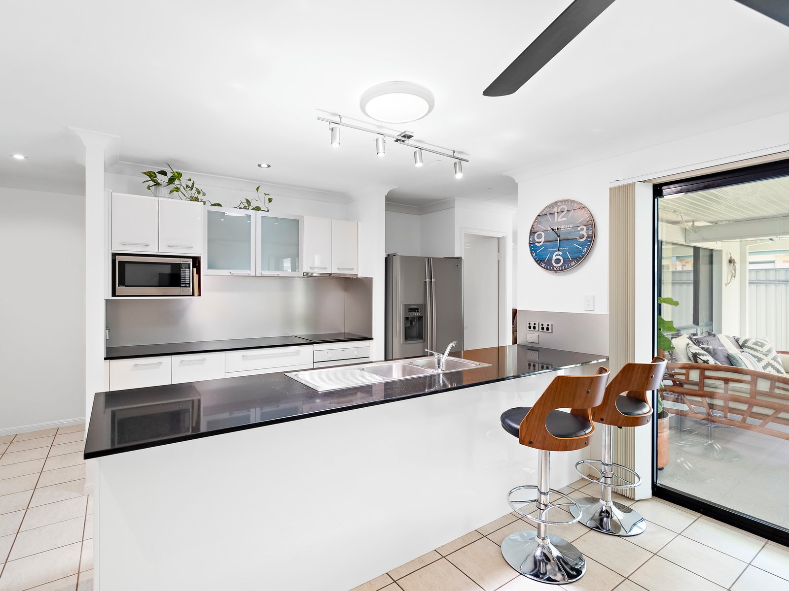 15 Neeson Place CURRUMBIN WATERS 6