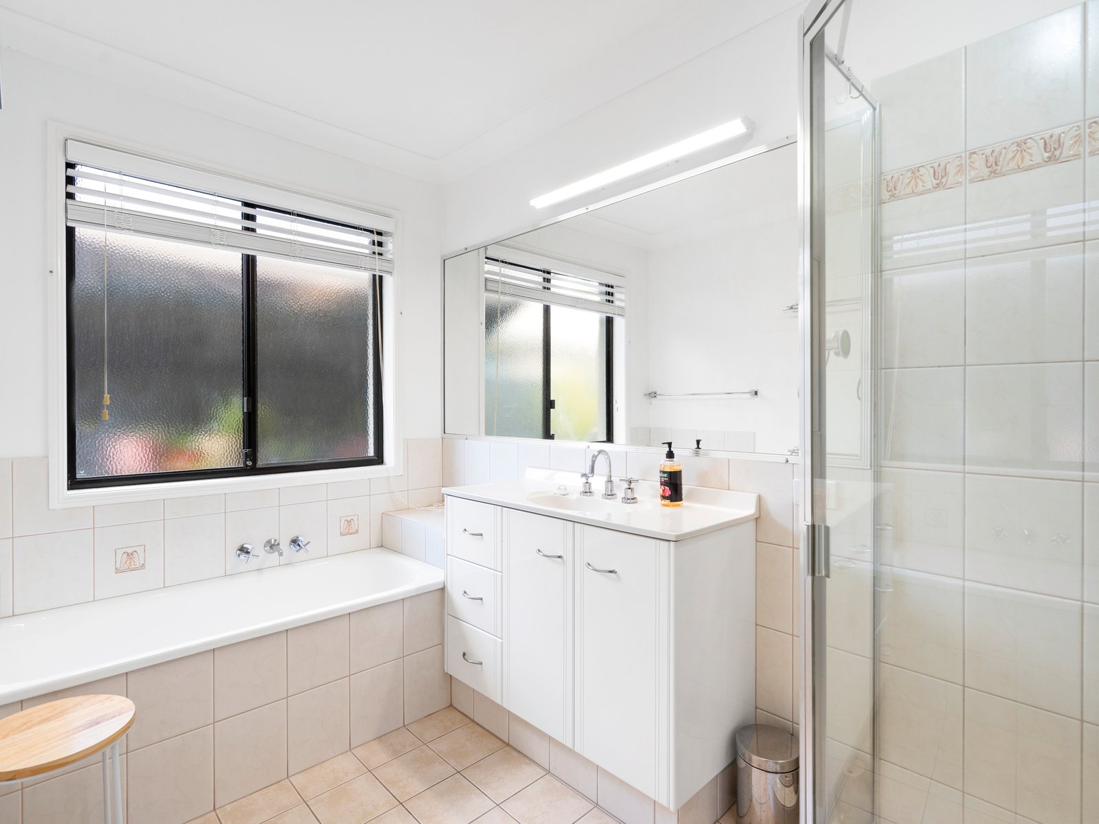 15 Neeson Place CURRUMBIN WATERS 9