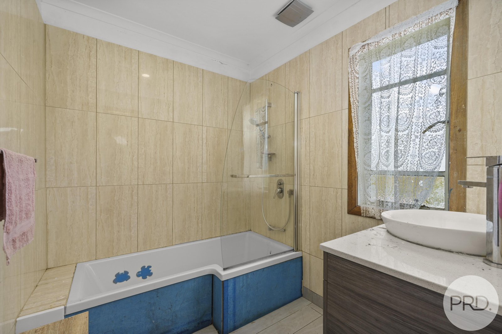 15 Oakley Avenue BRIDGEWATER 8