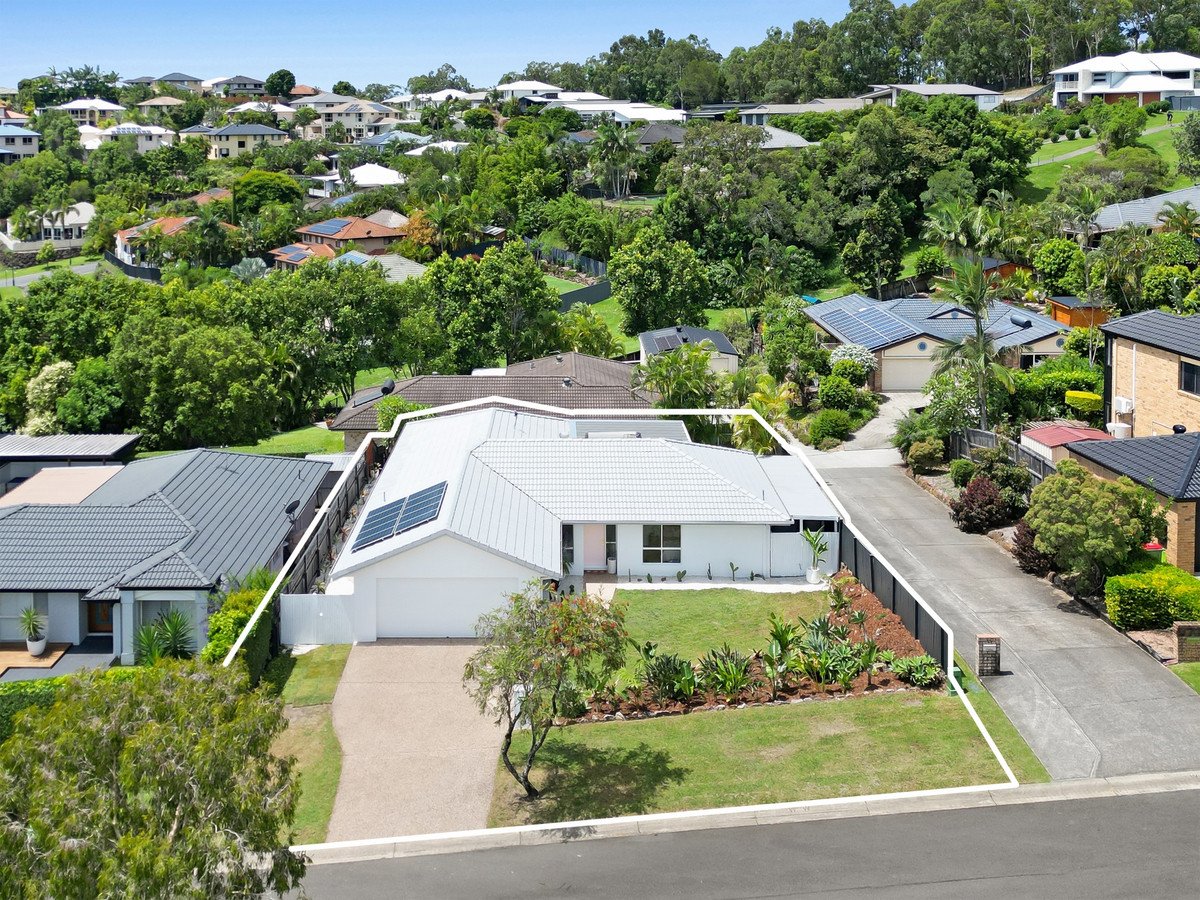 15 Orchna Street Burleigh Heads 2