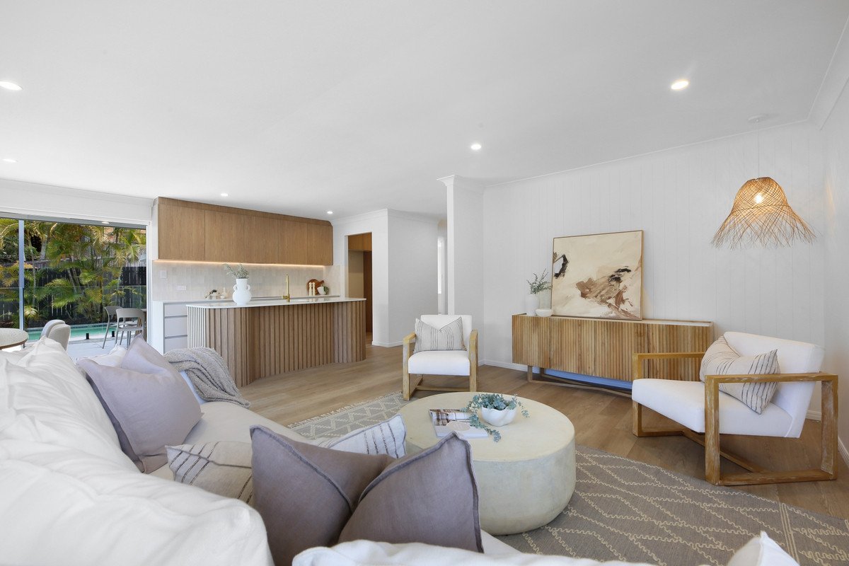 15 Orchna Street Burleigh Heads 6