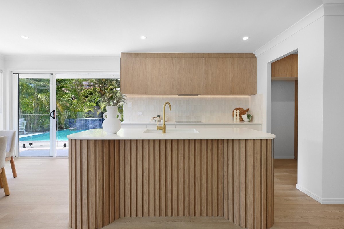 15 Orchna Street Burleigh Heads 8