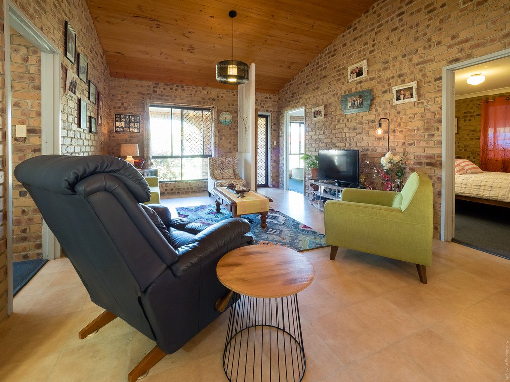 15 O'Regan Drive CRAIGNISH 8