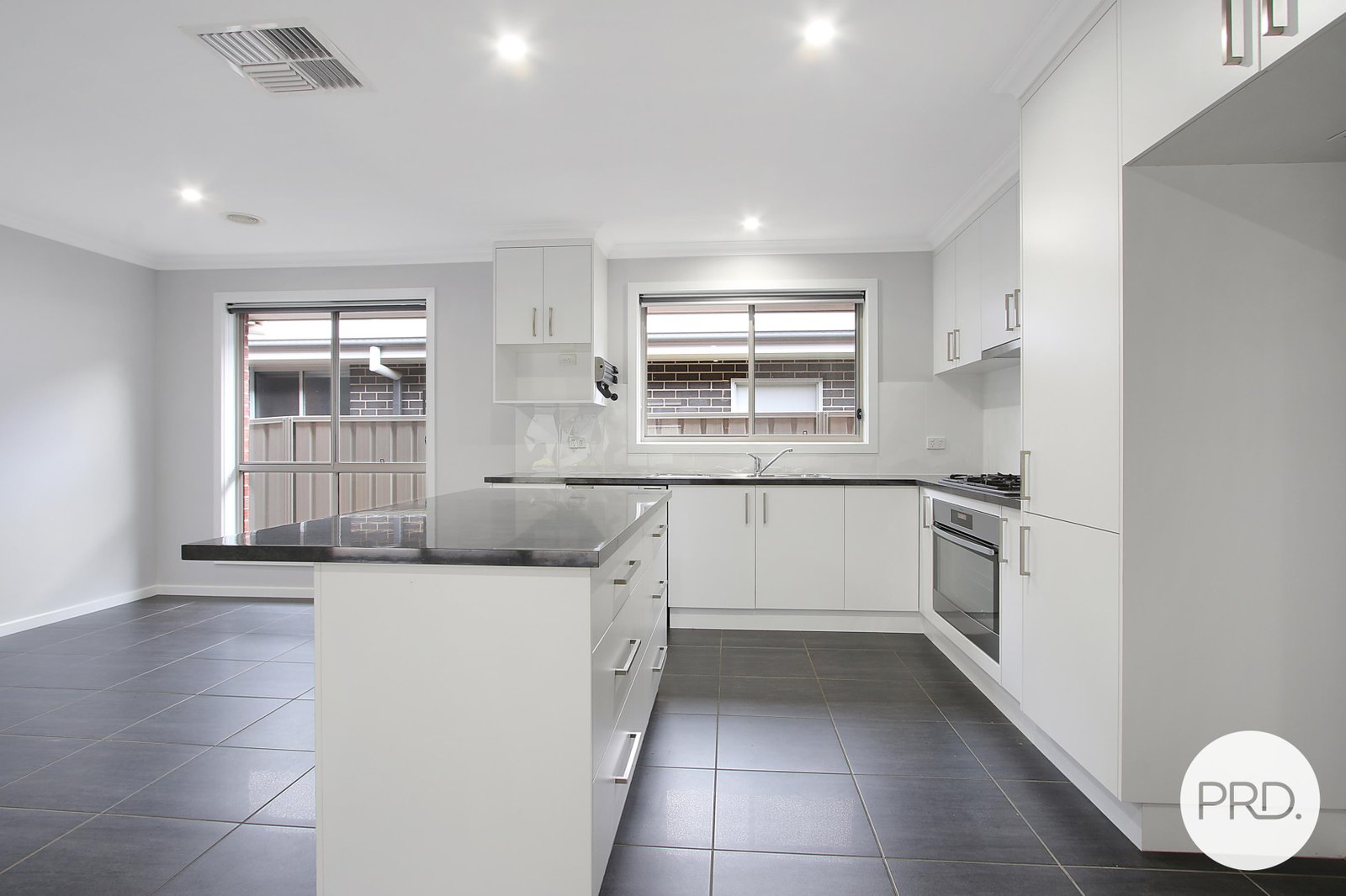 15 Osprey Street THURGOONA 2