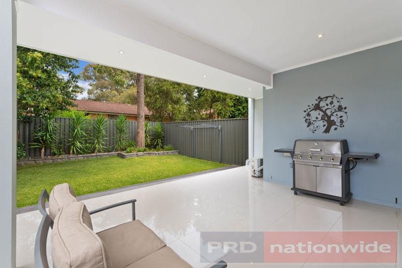 15 Penrose Avenue EAST HILLS 7