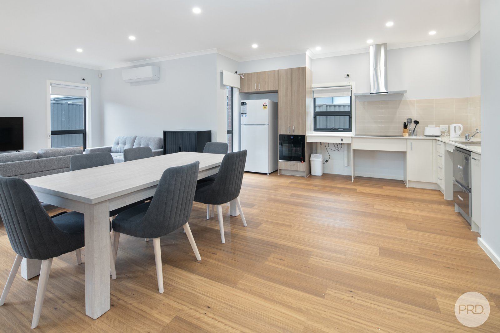 15 Pernonie Street LUCAS 16