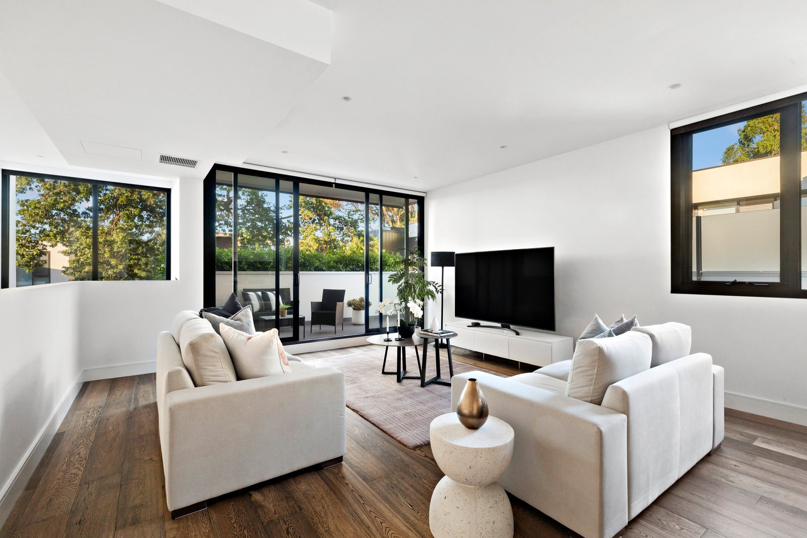 Real Estate and Property in 15 Pin Oak Court, Canterbury, VIC