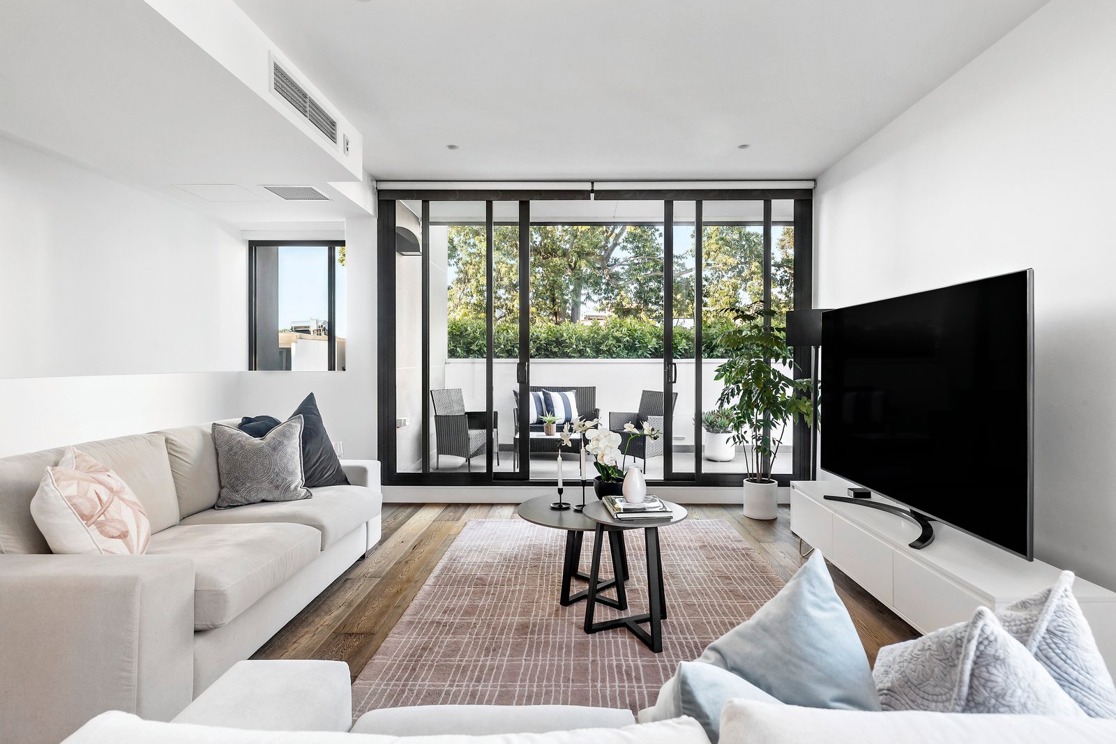 Real Estate and Property in 15 Pin Oak Court, Canterbury, VIC