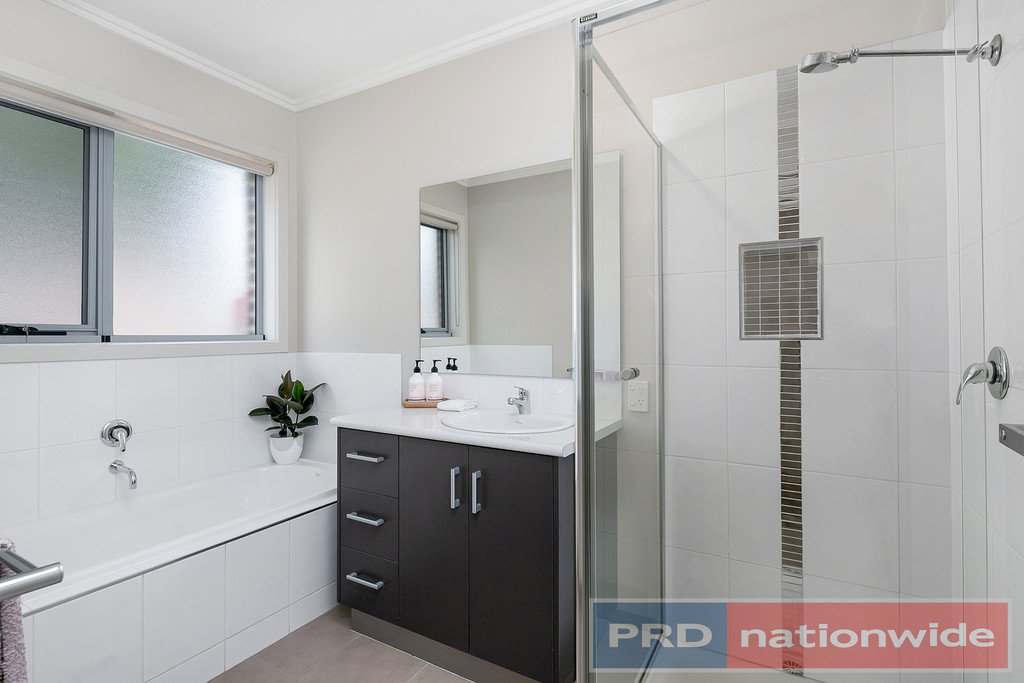 15 Pinevale Way BALLARAT NORTH 9