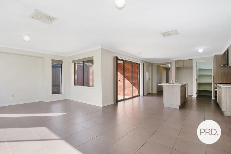 15 Pioneer Place THURGOONA 3