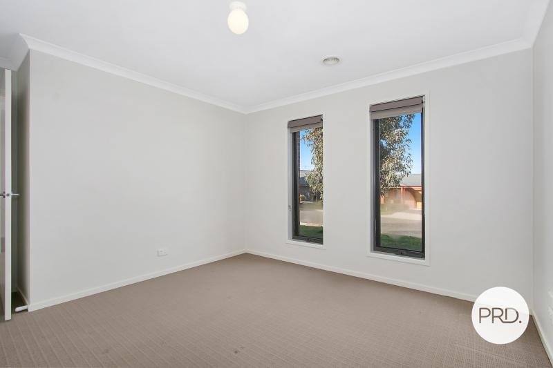 15 Pioneer Place THURGOONA 7