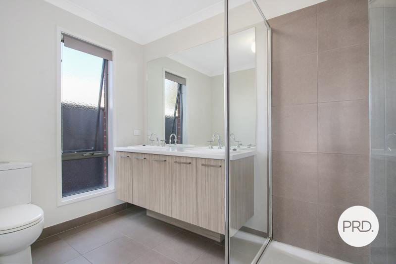 15 Pioneer Place THURGOONA 8