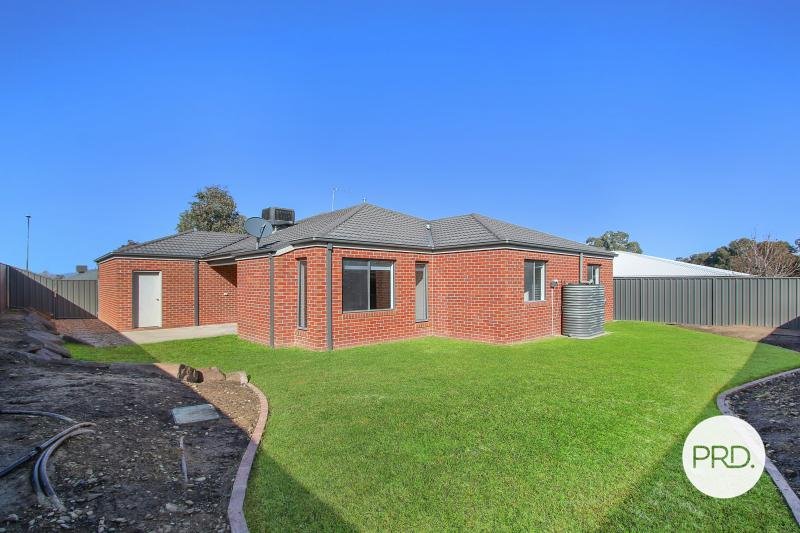 15 Pioneer Place THURGOONA 9