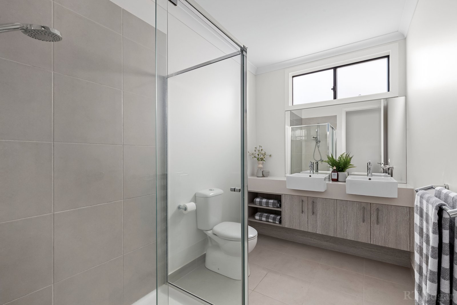 Real Estate and Property in 15 Point Boulevard, Point Londale, VIC