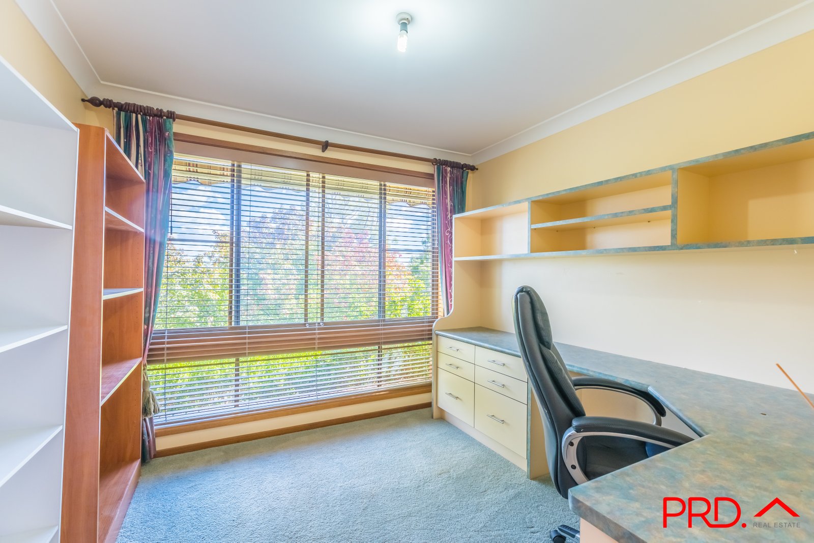 15 Prentice Avenue TAMWORTH 8