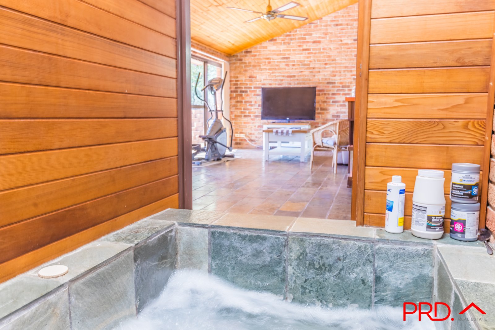 15 Prentice Avenue TAMWORTH 23