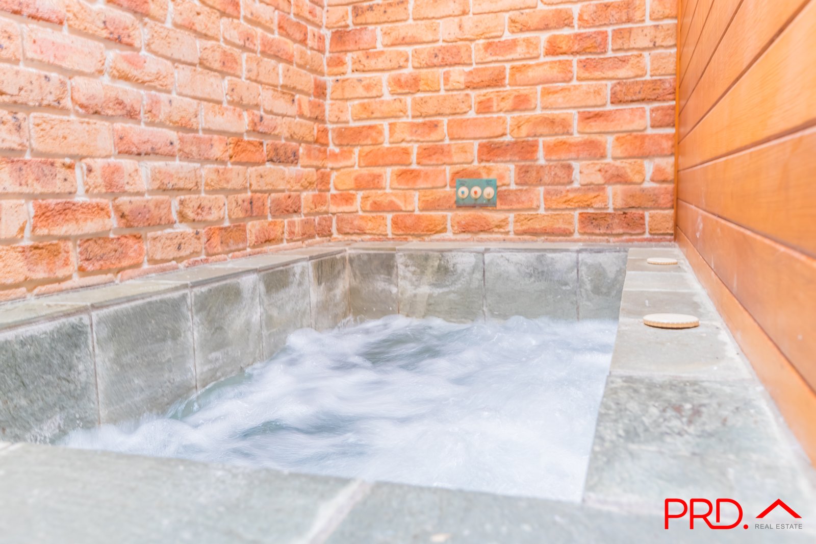15 Prentice Avenue TAMWORTH 24