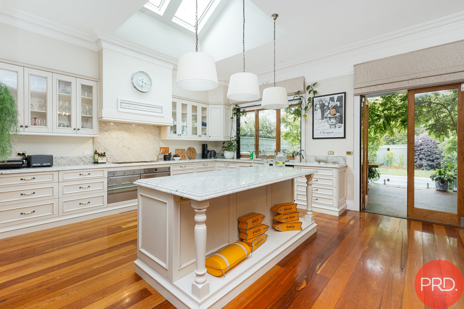 15 Queen Street LORN 9