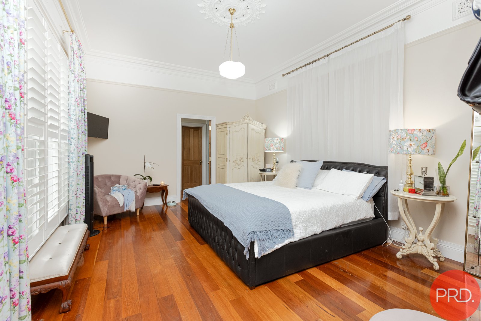 15 Queen Street LORN 12